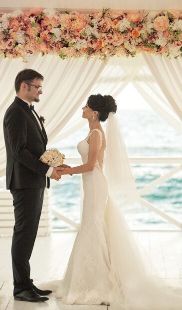 arreglos con flores para ceremonias